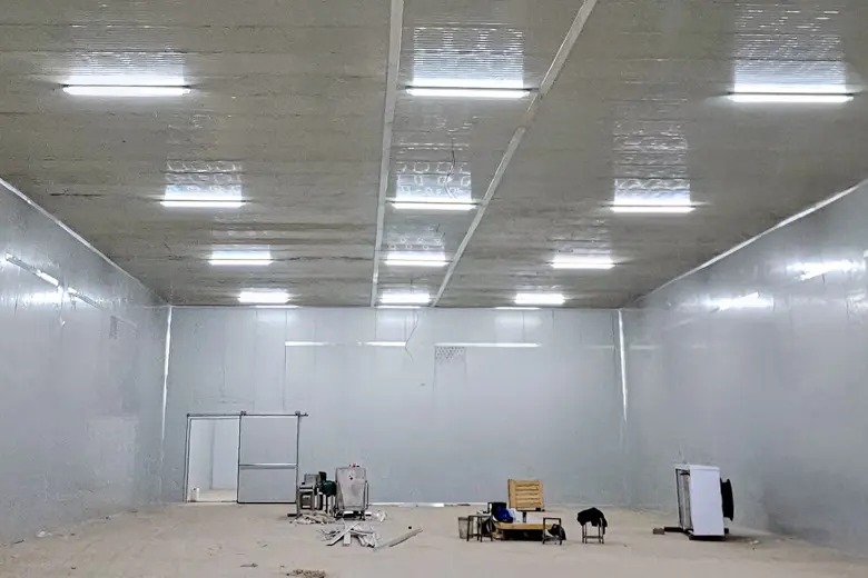Insulated cold room installation, White River